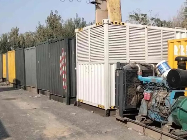 长沙200KW柴油发电机机组每小时油耗是多少？